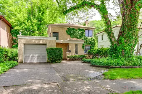 1741 Beverly Pl, Highland Park, IL 60035
