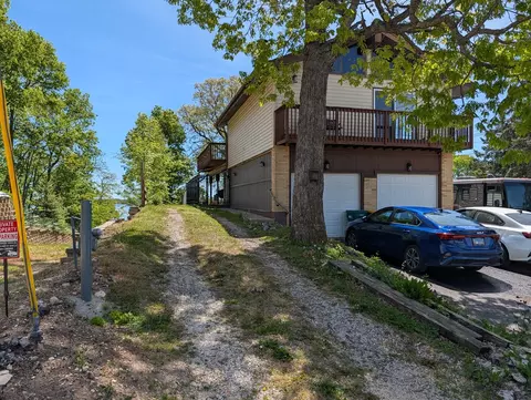 131 Cora Ave, Fox Lake, IL 60020