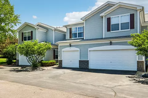 2726 Kendall Xing, Mchenry, IL 60051