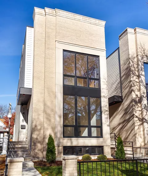1418 W Warner Ave, Chicago, IL 60613