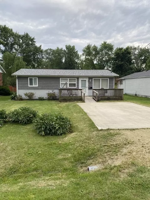 711 E Olive St, Du Quoin, IL 62832