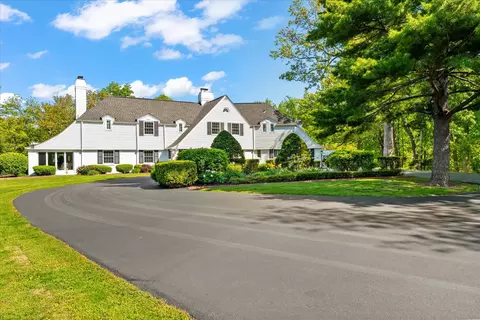 27 Hickory Ln, White Heath, IL 61884