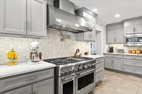 Kitchen - 27 Hickory Ln, White Heath, IL 61884 photo 3 of 11