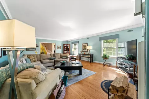 Living - 27 Hickory Ln, White Heath, IL 61884 photo 7 of 12
