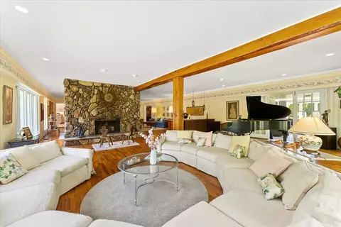 Living - 27 Hickory Ln, White Heath, IL 61884 photo 6 of 12