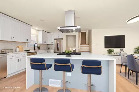 Kitchen - 505 E 146th St, Dolton, IL 60419 photo 5 of 7