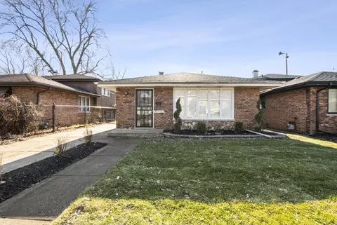 505 E 146th St, Dolton, IL 60419