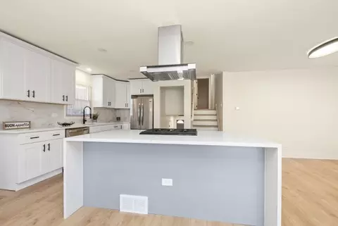 Kitchen - 505 E 146th St, Dolton, IL 60419 photo 4 of 7