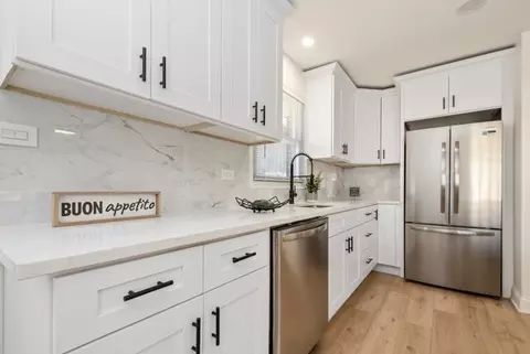 Kitchen - 505 E 146th St, Dolton, IL 60419 photo 3 of 7