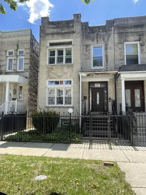3339 W Flournoy St, Chicago, IL 60624