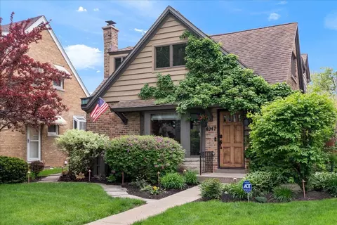 4947 Estes Ave, Skokie, IL 60077