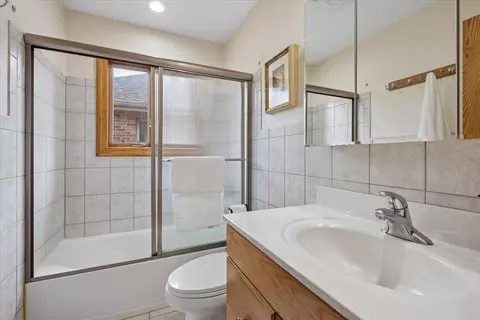 8317 W Ballard Rd, Niles, IL 60714 photo 17