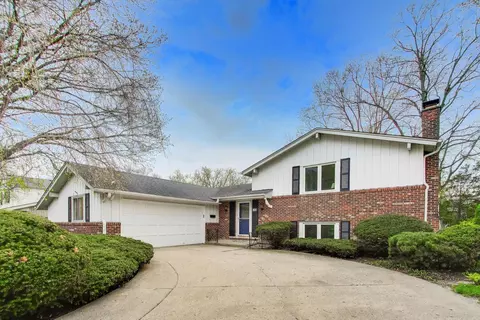 2412 Happy Hollow Rd, Glenview, IL 60026