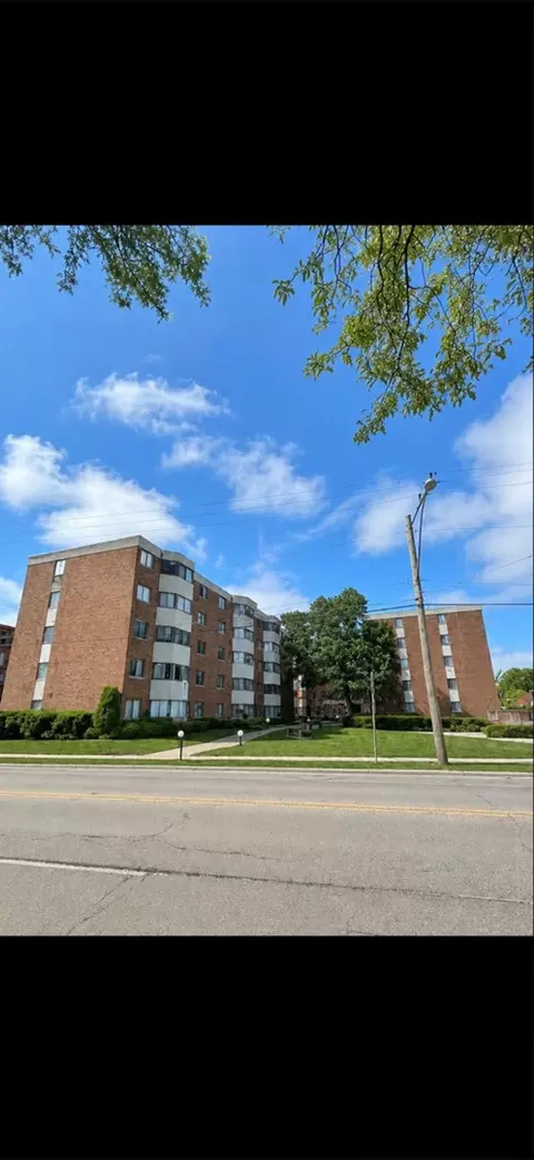 5500 Lincoln Ave #107, Morton Grove, IL 60053