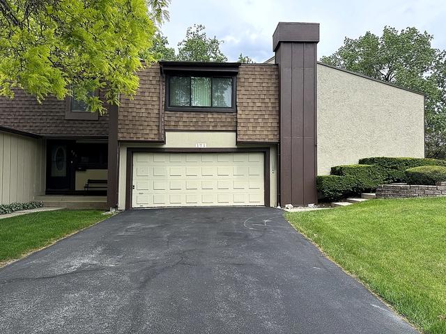 171 Cascade Dr, Indian Head Park, IL 60525