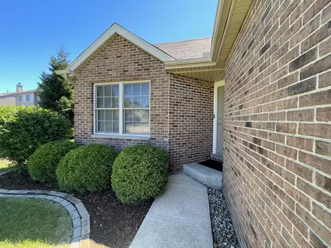 2506 Windward Blvd, Champaign, IL 61821