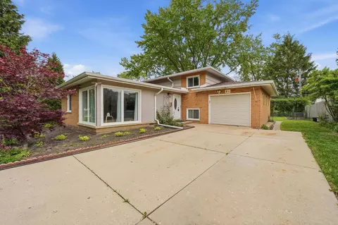 5 S Waterman Ave, Arlington Heights, IL 60004
