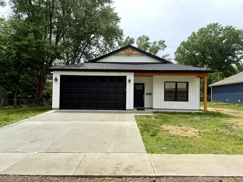 1108 Midway Ct, Marion, IL 62959