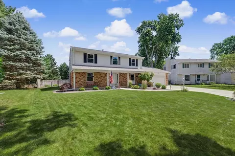 10 Stanford Pl, Champaign, IL 61820