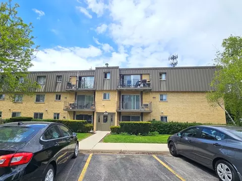 584 Fairway View Dr #2J, Wheeling, IL 60090
