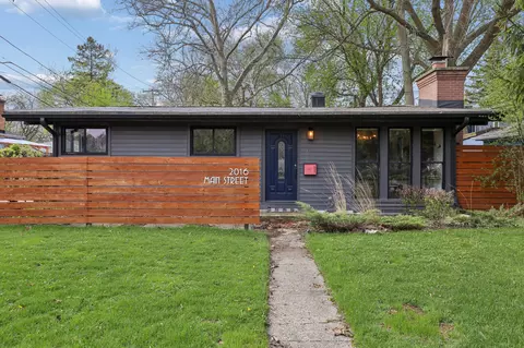 2016 Main St, Evanston, IL 60202