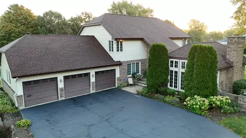 2205 Applecross Rd, Inverness, IL 60010