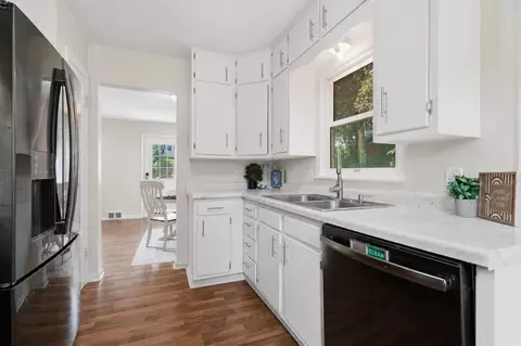 Kitchen - 3215 11th Avenue C Ave, Moline, IL 61265 photo 1 of 4