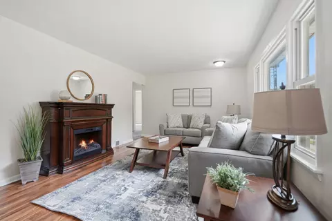 Living - 3215 11th Avenue C Ave, Moline, IL 61265 photo 1 of 1