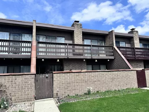 804 Kenneth Cir #804, Elgin, IL 60120