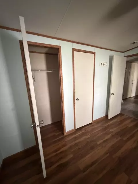 309 W Sylvia Ave, Christopher, IL 62822 photo 22