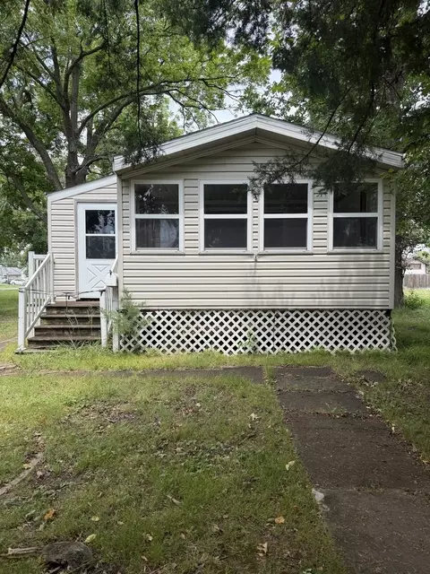 309 W Sylvia Ave, Christopher, IL 62822 photo 3