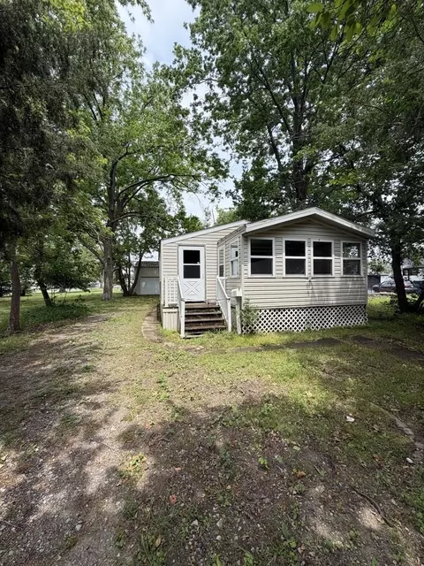 309 W Sylvia Ave, Christopher, IL 62822