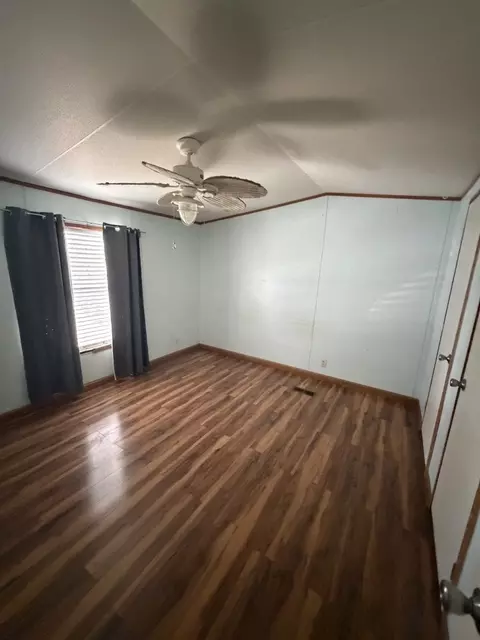 309 W Sylvia Ave, Christopher, IL 62822 photo 23