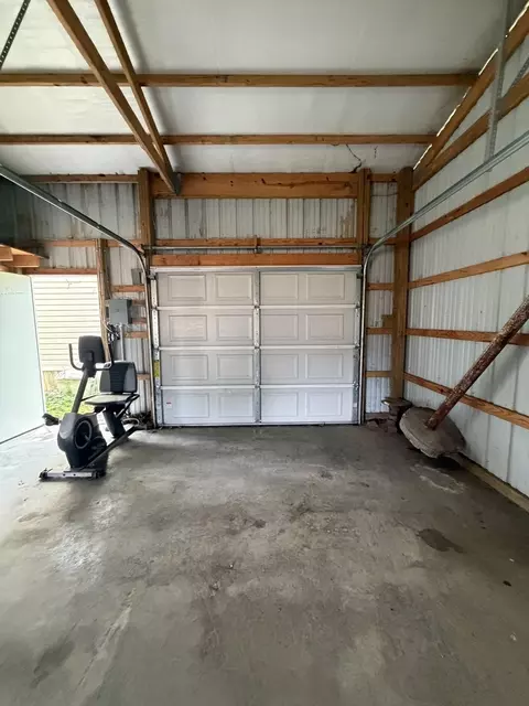 309 W Sylvia Ave, Christopher, IL 62822 photo 10