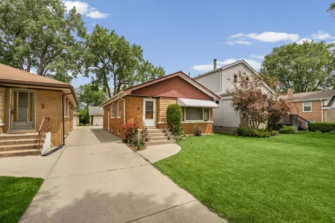 8240 45th St, Lyons, IL 60534