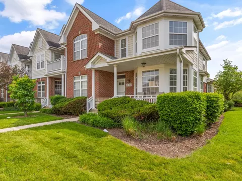 1852 Keystone Pl, Schaumburg, IL 60193