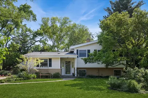 465 Princeton Ln, Deerfield, IL 60015