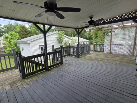 Exterior - 919 E Johnson St, Clinton, IL 61727 photo 1 of 3