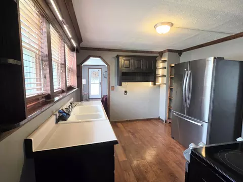Kitchen - 919 E Johnson St, Clinton, IL 61727 photo 1 of 1