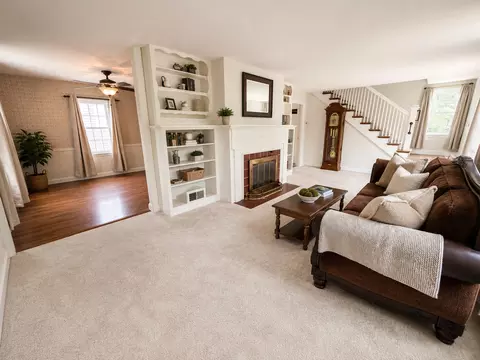 Living - 831 E 5th St, Centralia, IL 62801 photo 1 of 3