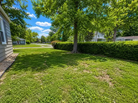 Exterior - 831 E 5th St, Centralia, IL 62801 photo 9 of 18
