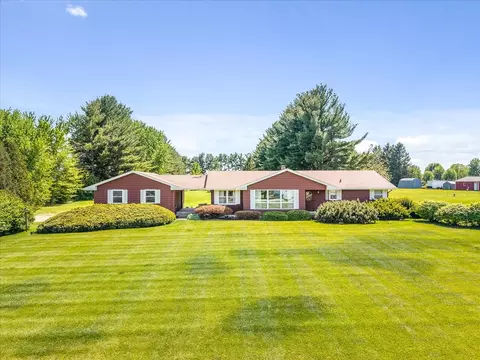 9640 Cunningham Rd, Winnebago, IL 61088
