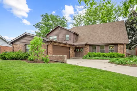 1605 Mayflower Dr, Dekalb, IL 60115