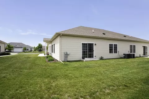 Exterior - 904 Baltimore St, Mchenry, IL 60050 photo 1 of 1