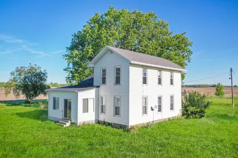 14999 1600 East St, Princeton, IL 61356