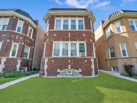 3529 W 63rd Pl, Chicago, IL 60629