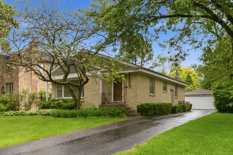 1242 Arbor Ave, Highland Park, IL 60035