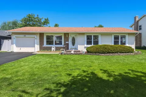 356 Banbury Ave, Elk Grove Village, IL 60007