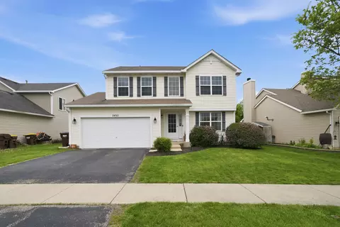 2432 Waterleaf Ln, Woodstock, IL 60098