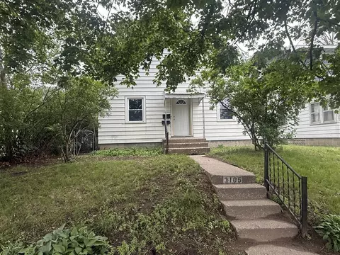 3105 9 12 St, Rock Island, IL 61201